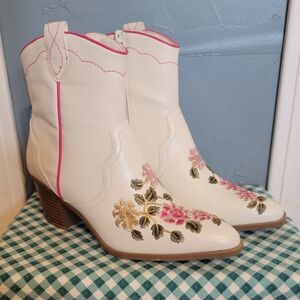 Pioneer Woman - Floral Embroidered White Ankle Boots